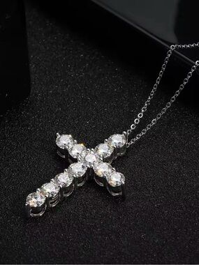 18k white gold over Sterling Silver Moissanite Cross Pendant Necklace - 5 carats